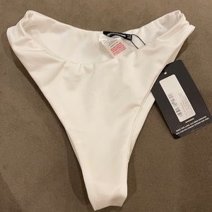 Pretty Little Thing baiting suit bottom!